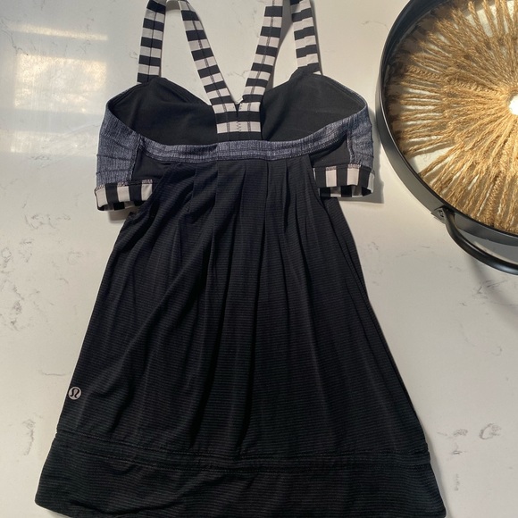 Lululemon tank‼️🍋 great condition. - Picture 5 of 5